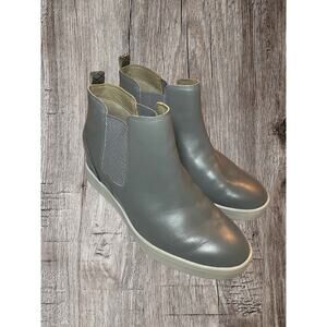 Vionic Gray Boots. Size‎ 8.5